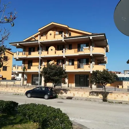 Mansarda Da Dani Apartment Brolo Exterior photo