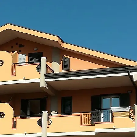Mansarda Da Dani Apartment Brolo Exterior photo